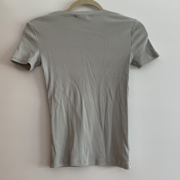 Zara Ribbed Tee - Picture 4 of 5